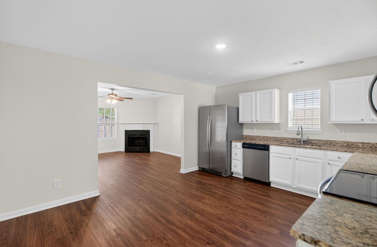 119 Macallan Court Photo 7