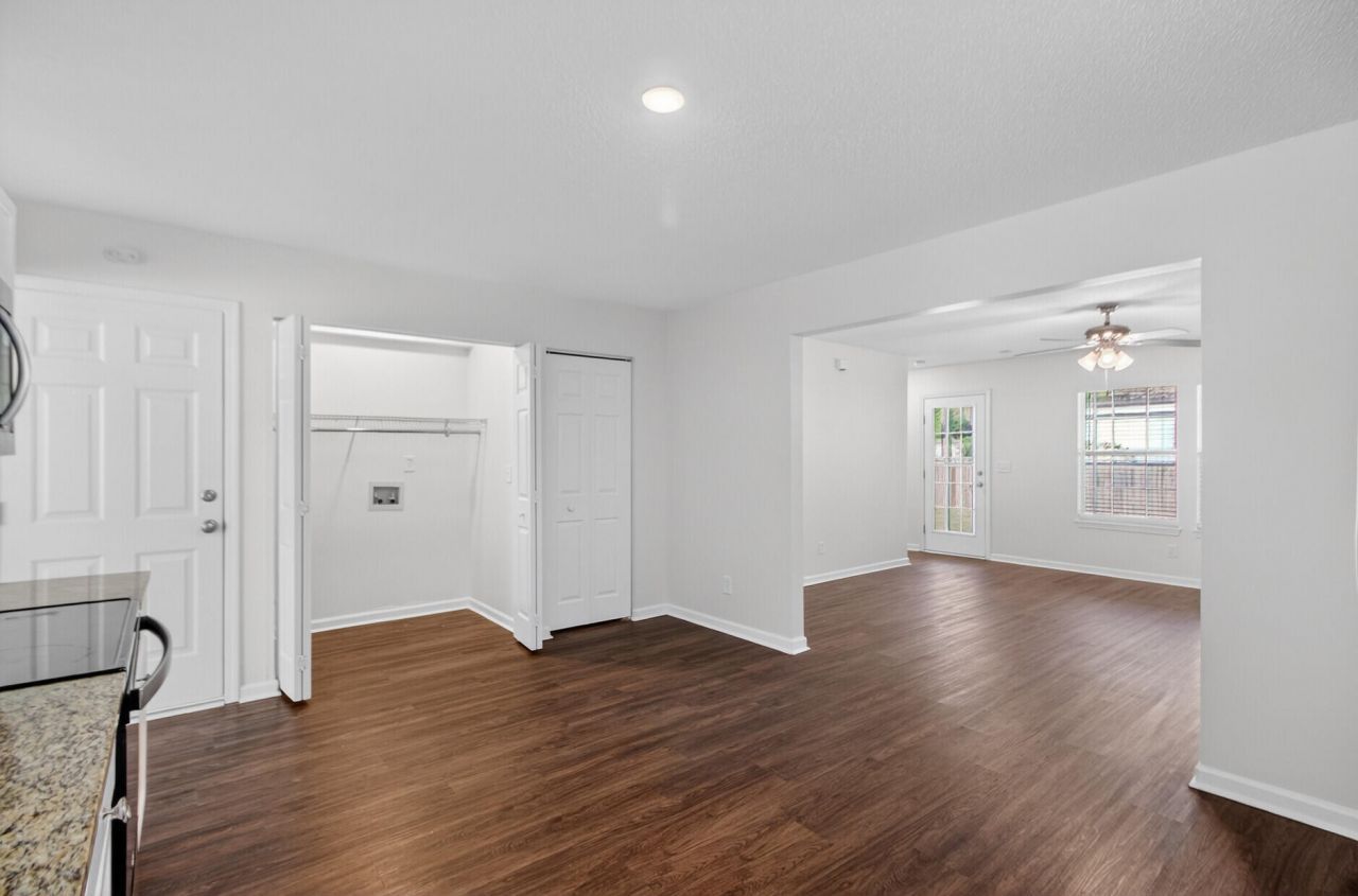 119 Macallan Court Photo 8