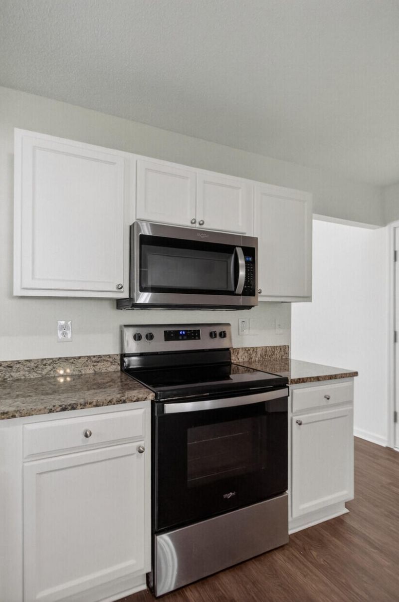 119 Macallan Court Photo 9