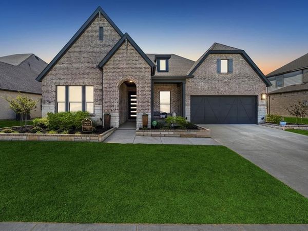 2902 Neidman Drive, Mansfield, TX 76063