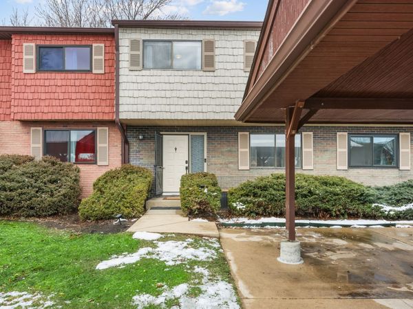 1528 Chippewa Trail , Wheeling, IL 60090