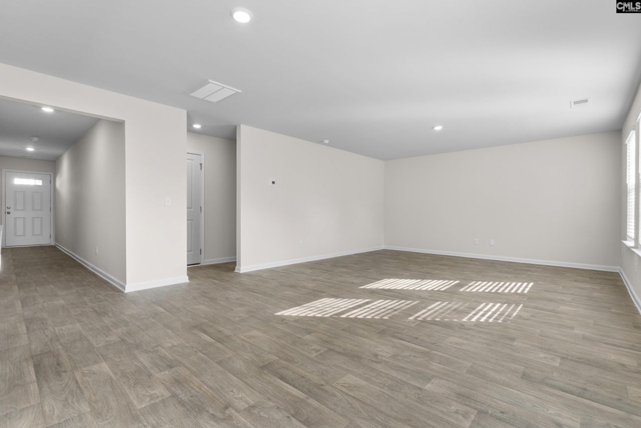 572 Corkscrew Lane  Photo 9