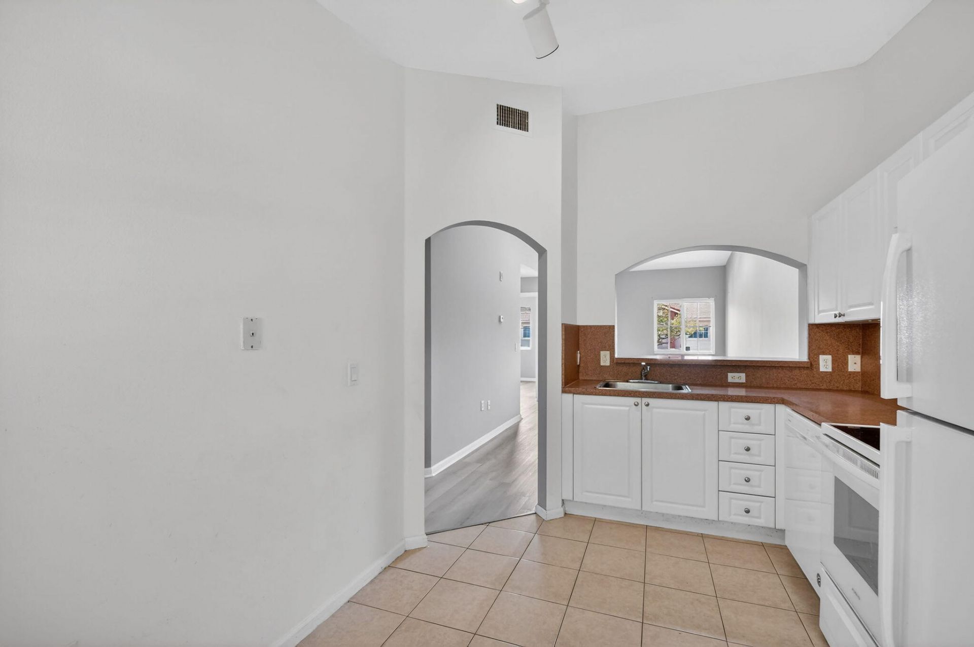 3790 N Jog Road, Unit 203, West Palm Beach, FL 33411 Photo