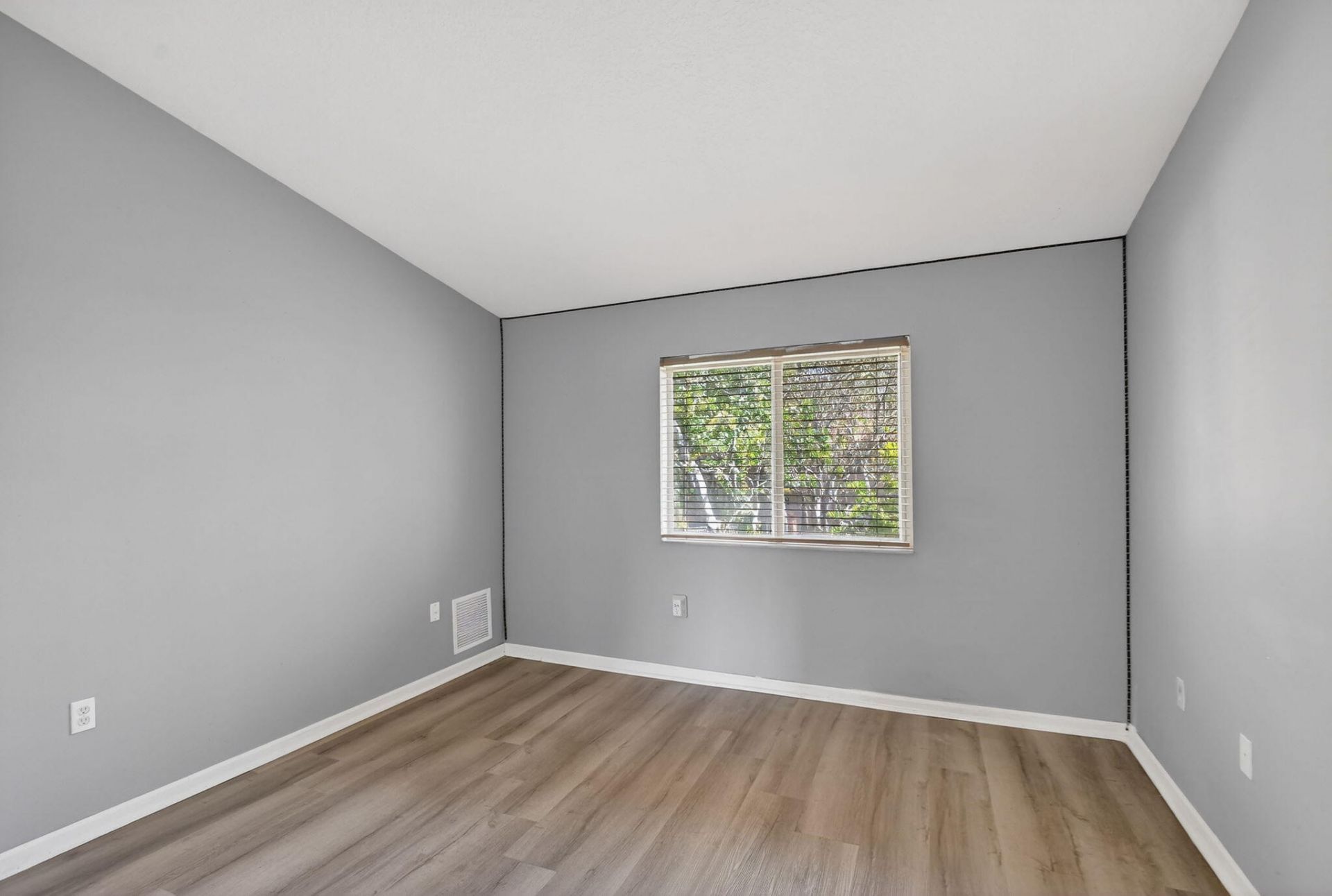 3790 N Jog Road, Unit 203, West Palm Beach, FL 33411 Photo