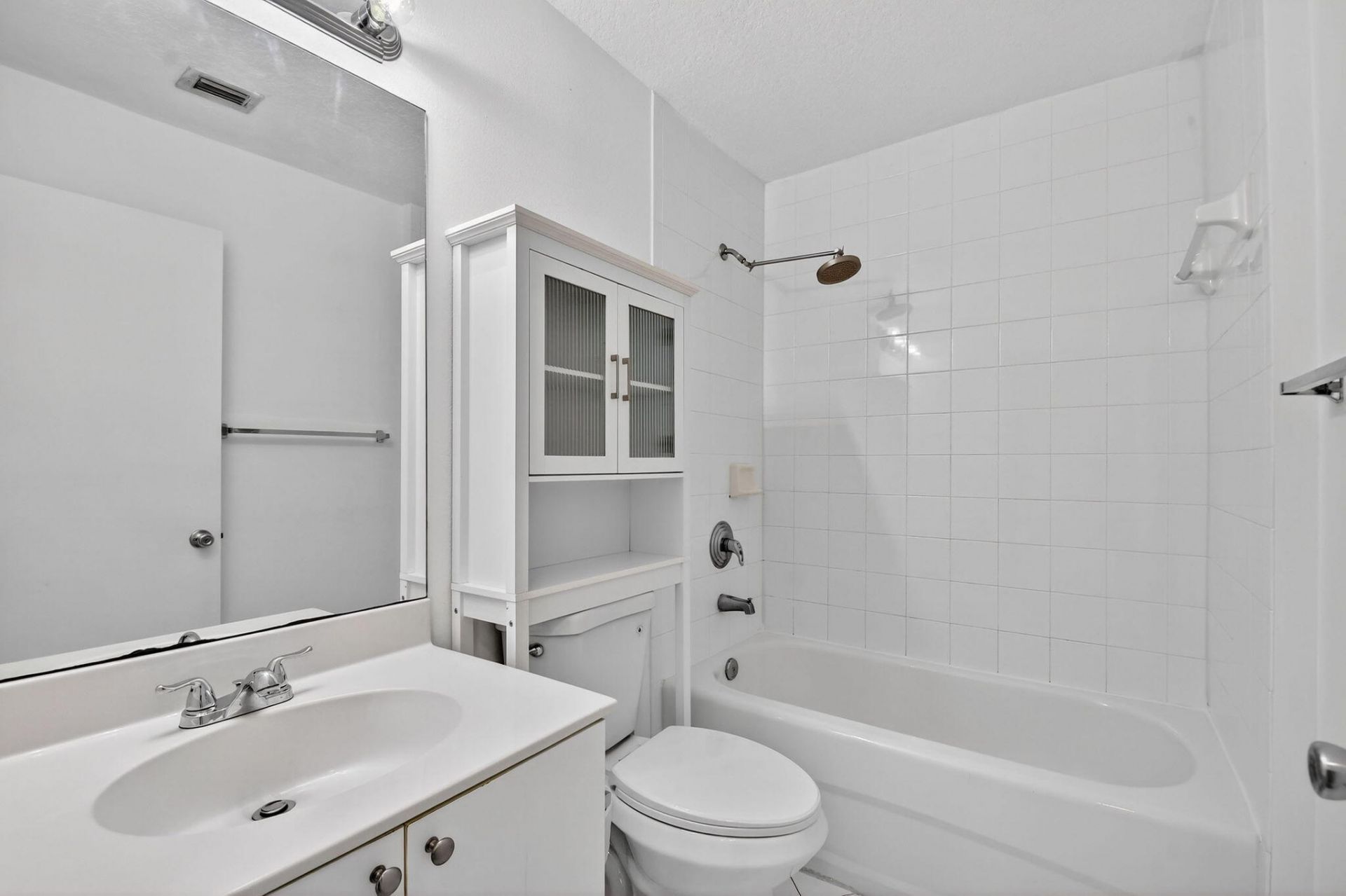 3790 N Jog Road, Unit 203, West Palm Beach, FL 33411 Photo