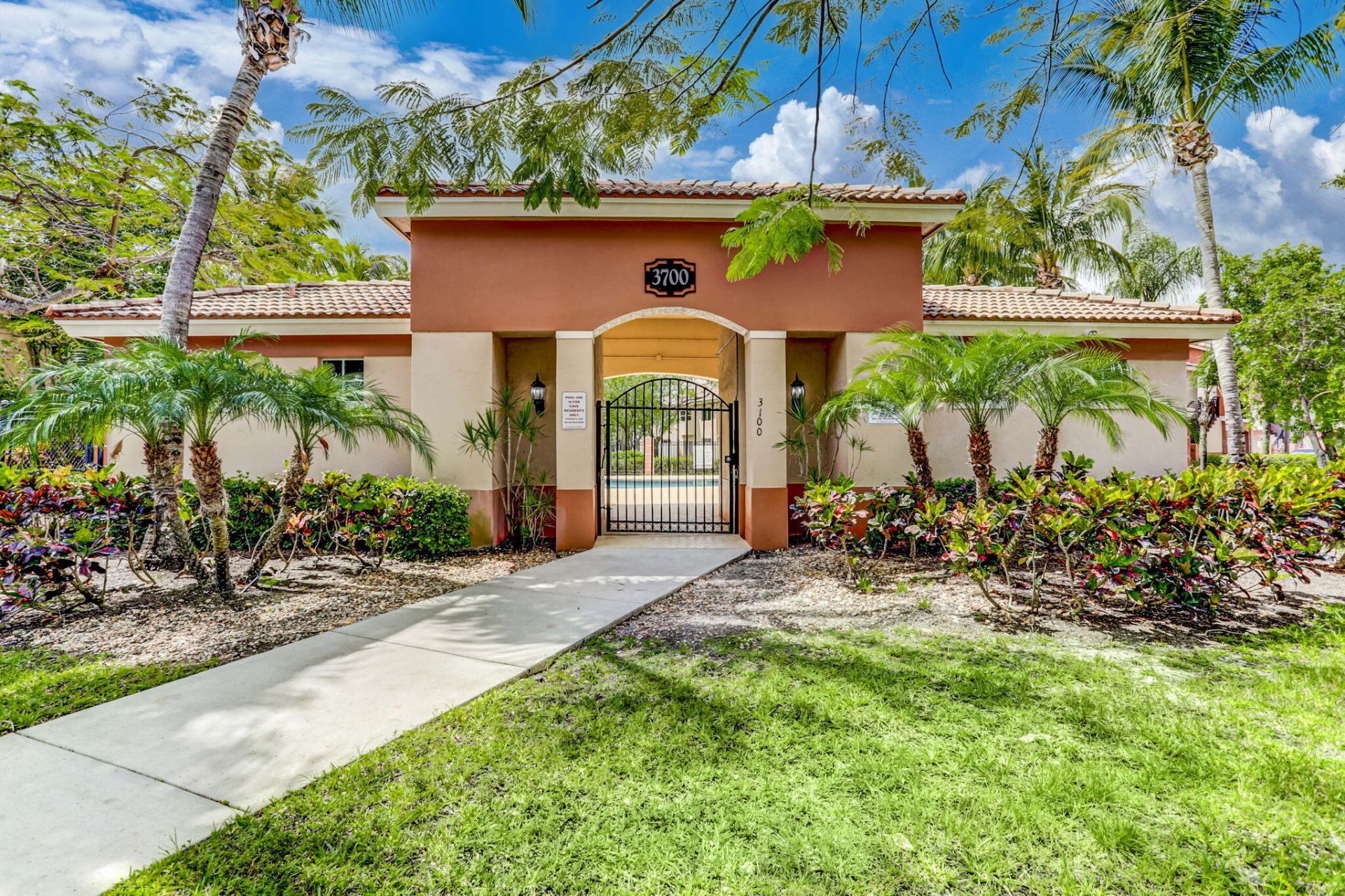 3790 N Jog Road, Unit 203, West Palm Beach, FL 33411 Photo