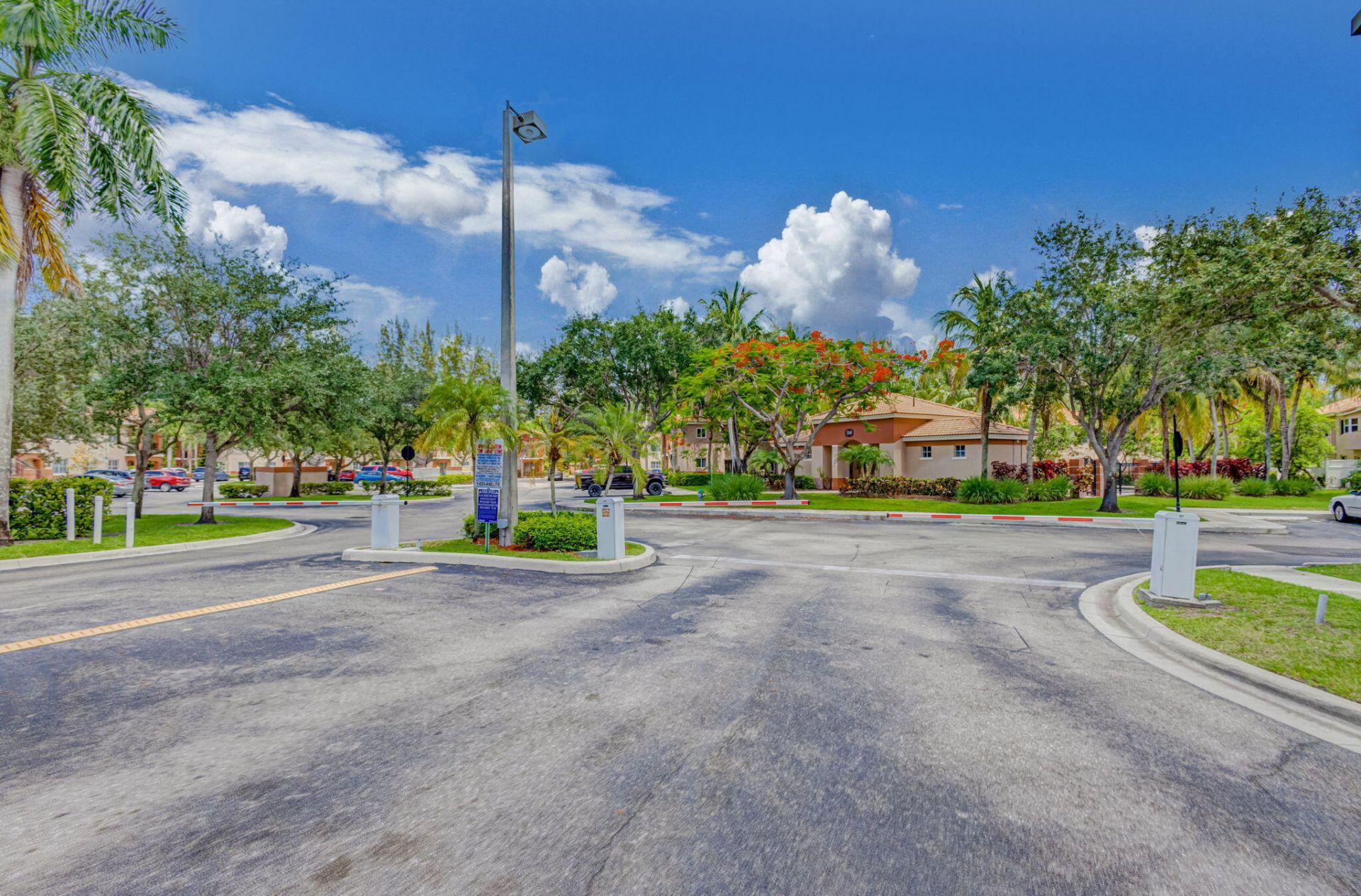 3790 N Jog Road, Unit 203, West Palm Beach, FL 33411 Photo