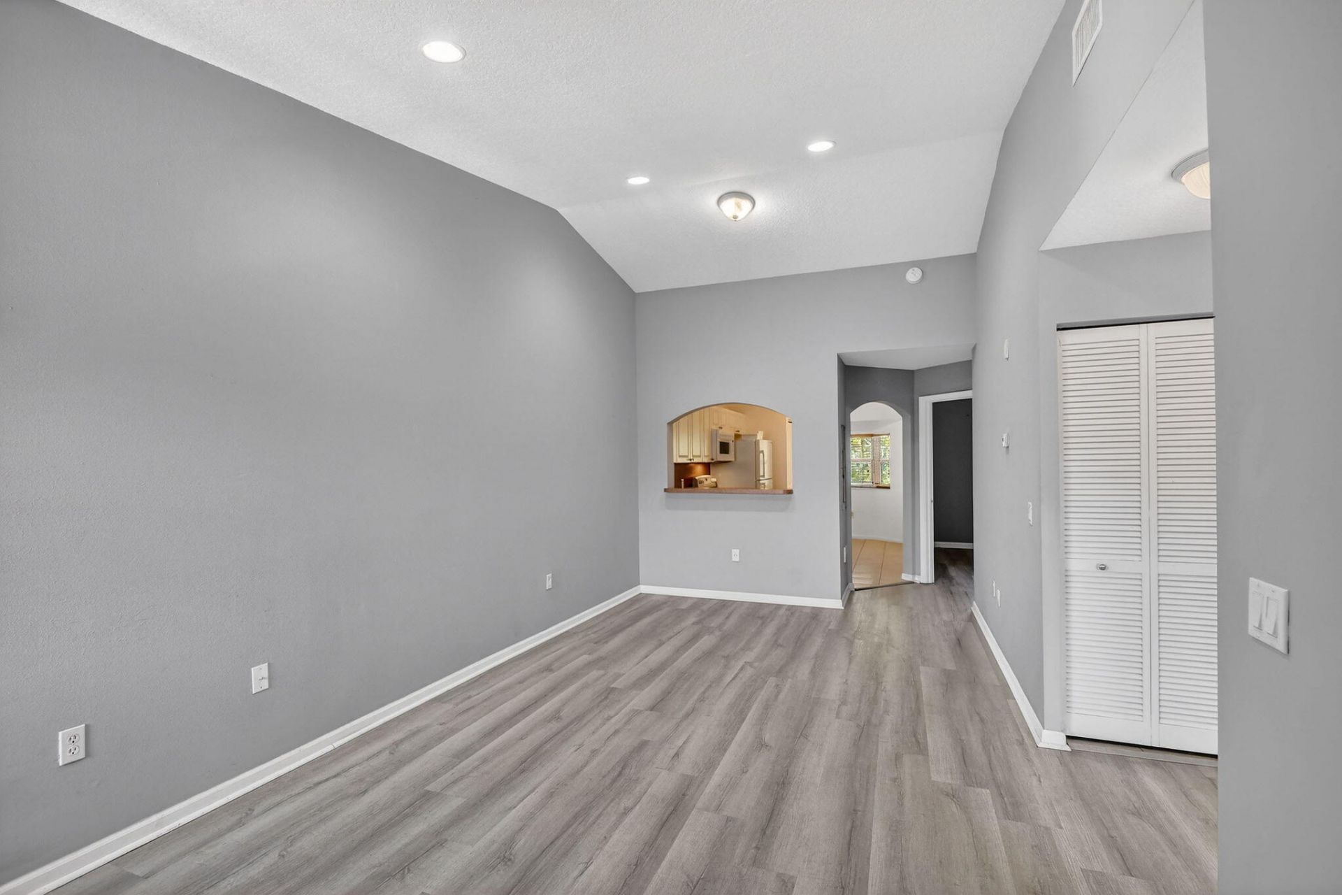 3790 N Jog Road, Unit 203, West Palm Beach, FL 33411 Photo