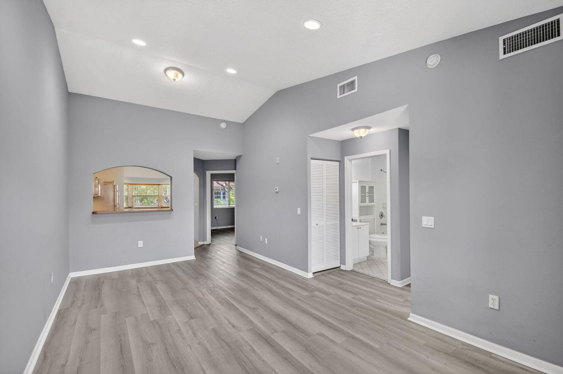 3790 N Jog Road, Unit 203, West Palm Beach, FL 33411 Photo