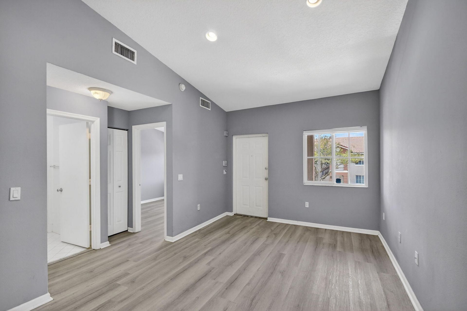 3790 N Jog Road, Unit 203, West Palm Beach, FL 33411 Photo