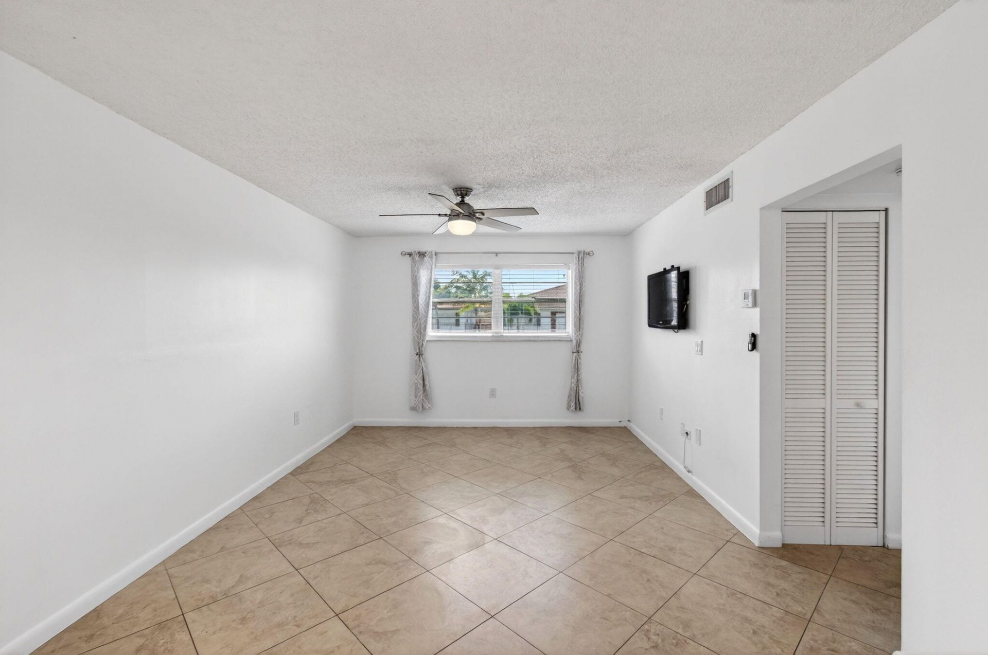 600 SW 2nd Avenue, Unit 240, Boca Raton, FL 33432 Photo