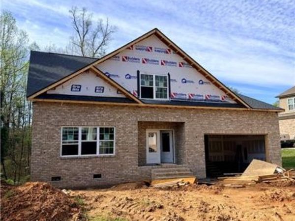 4642 Pebble Lake Drive, Pfafftown, NC 27040