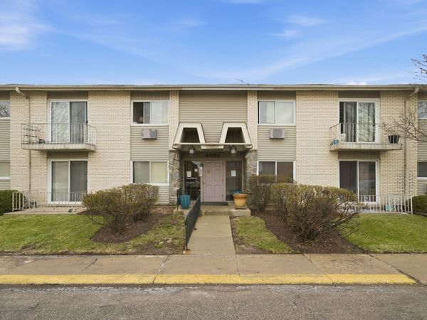 8888 Steven Drive , Unit 1C, Des Plaines, IL 60016