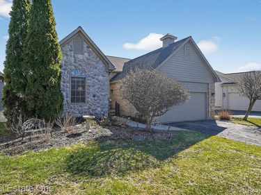 1088 Eagle Nest Drive, Milford Vlg, MI 48381