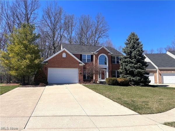 6062 White Tail Lane, Lorain, OH 44053