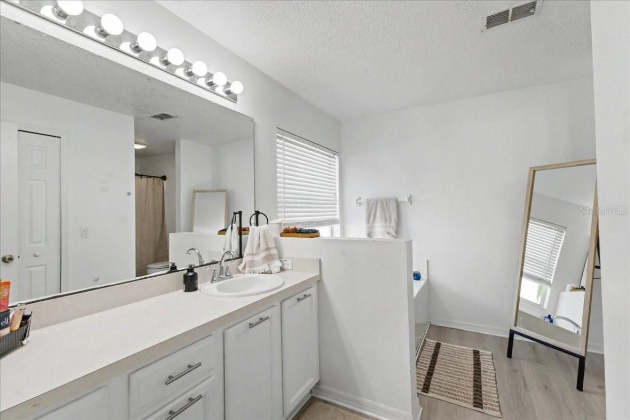 342 Mariners Gate Drive, Edgewater, FL 32141 Photo