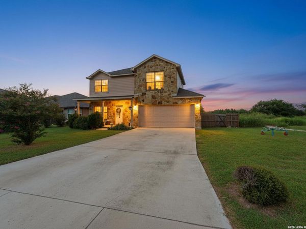 524 Indian Crossing, Jourdanton, TX 78026