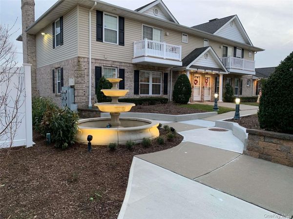 594 W Montauk Highway, Lindenhurst, NY 11757