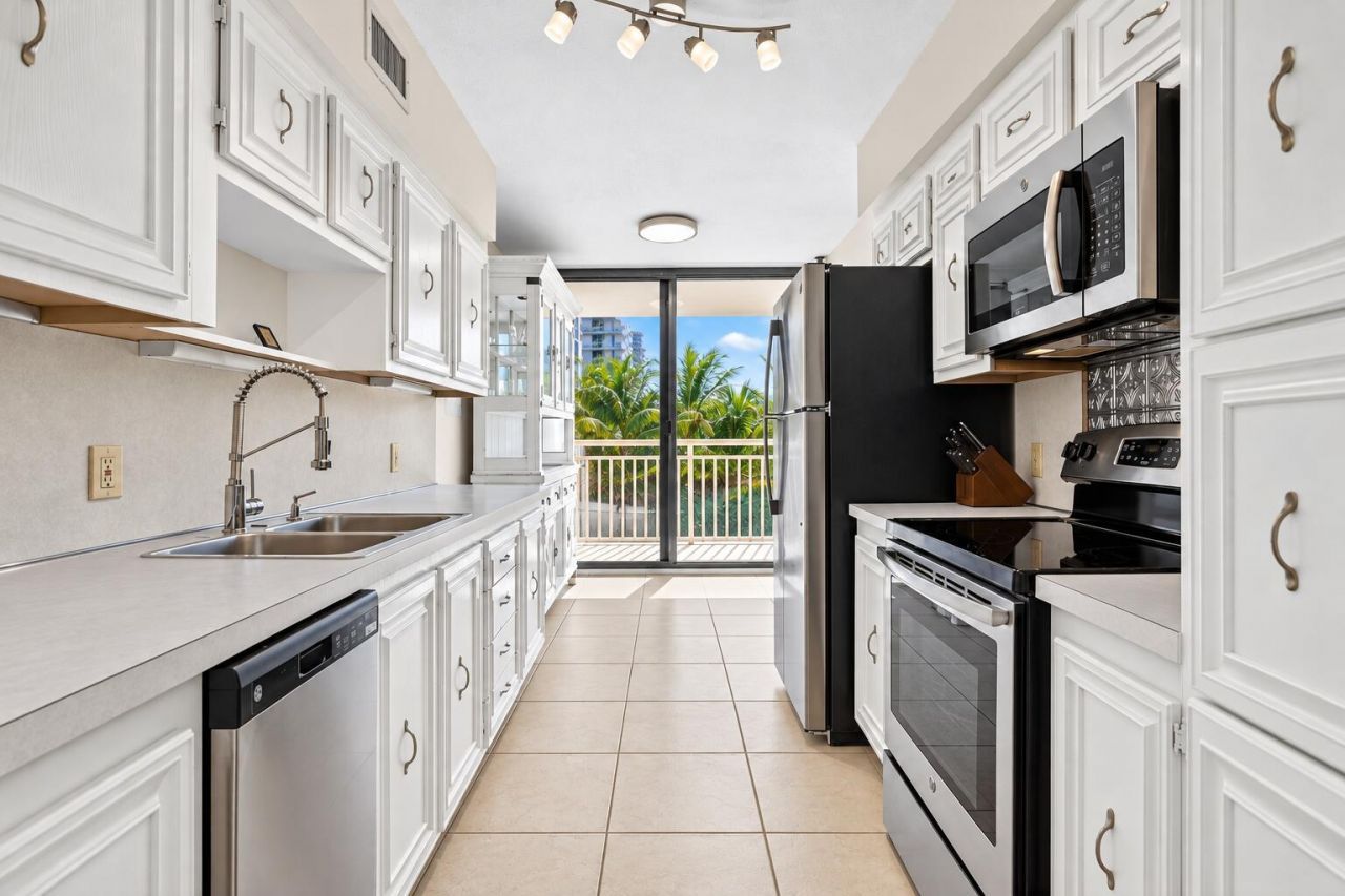 3400 N Ocean Drive, Unit 408, Singer Island, FL 33404 Photo