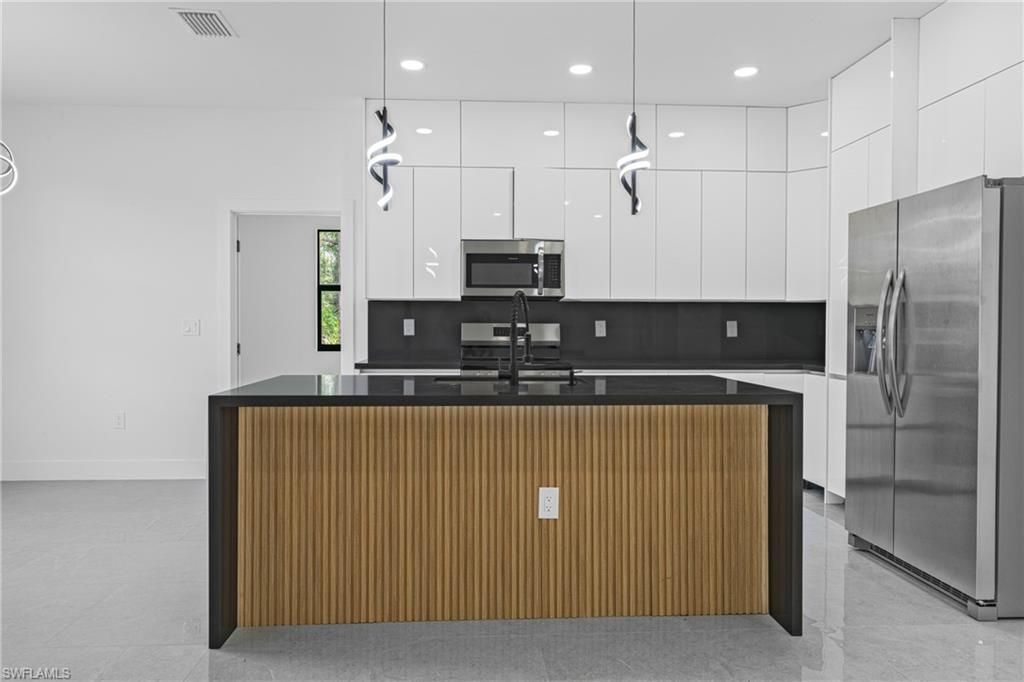 718 Bennington Dr, Lehigh Acres, FL 33974 Photo