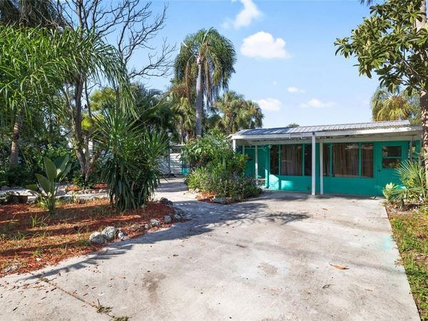 8825 OAK STREET, RIVERVIEW, FL 33578