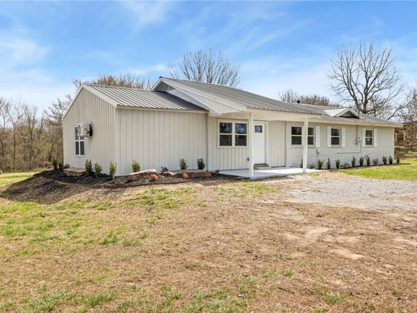 10886 S Jackson Highway , Lincoln, AR 72744