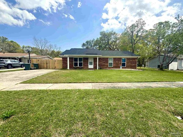 7812 Dartmoor Ct, Pensacola, FL 32514