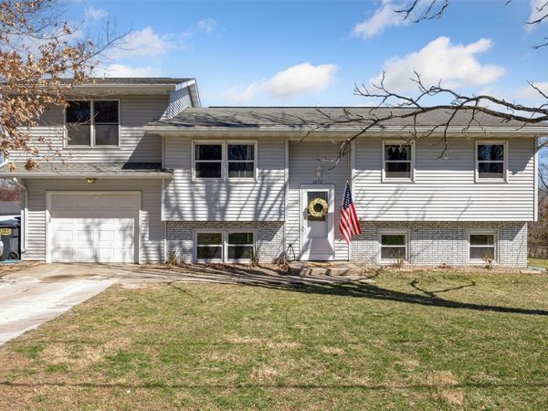 3272 Coral Ave NE , Solon, IA 52333