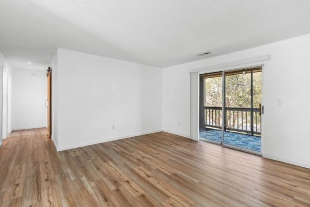 380 Myrtle Greens Dr. Photo 2