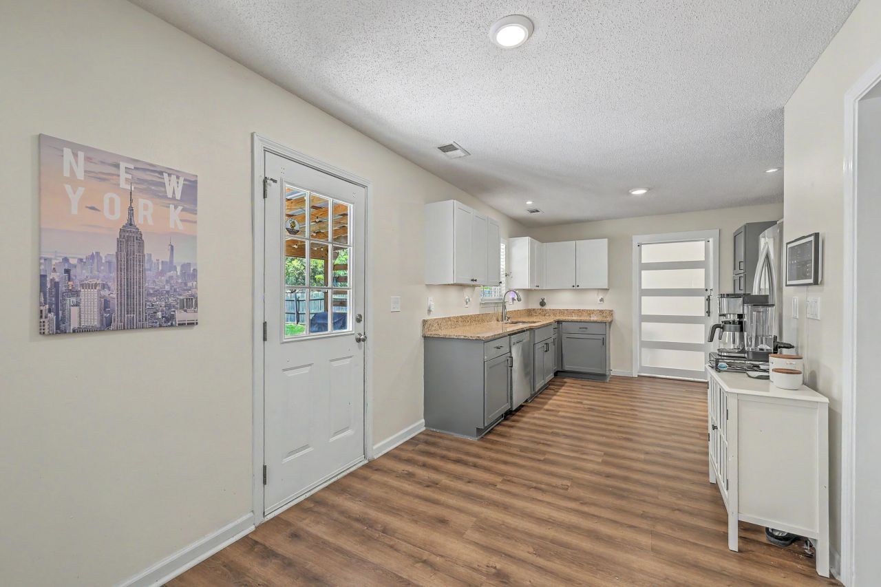 2200 Fragrant Lane Photo 21