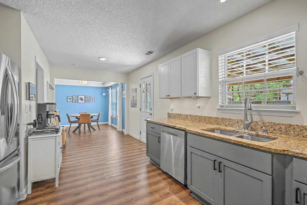 2200 Fragrant Lane Photo 25