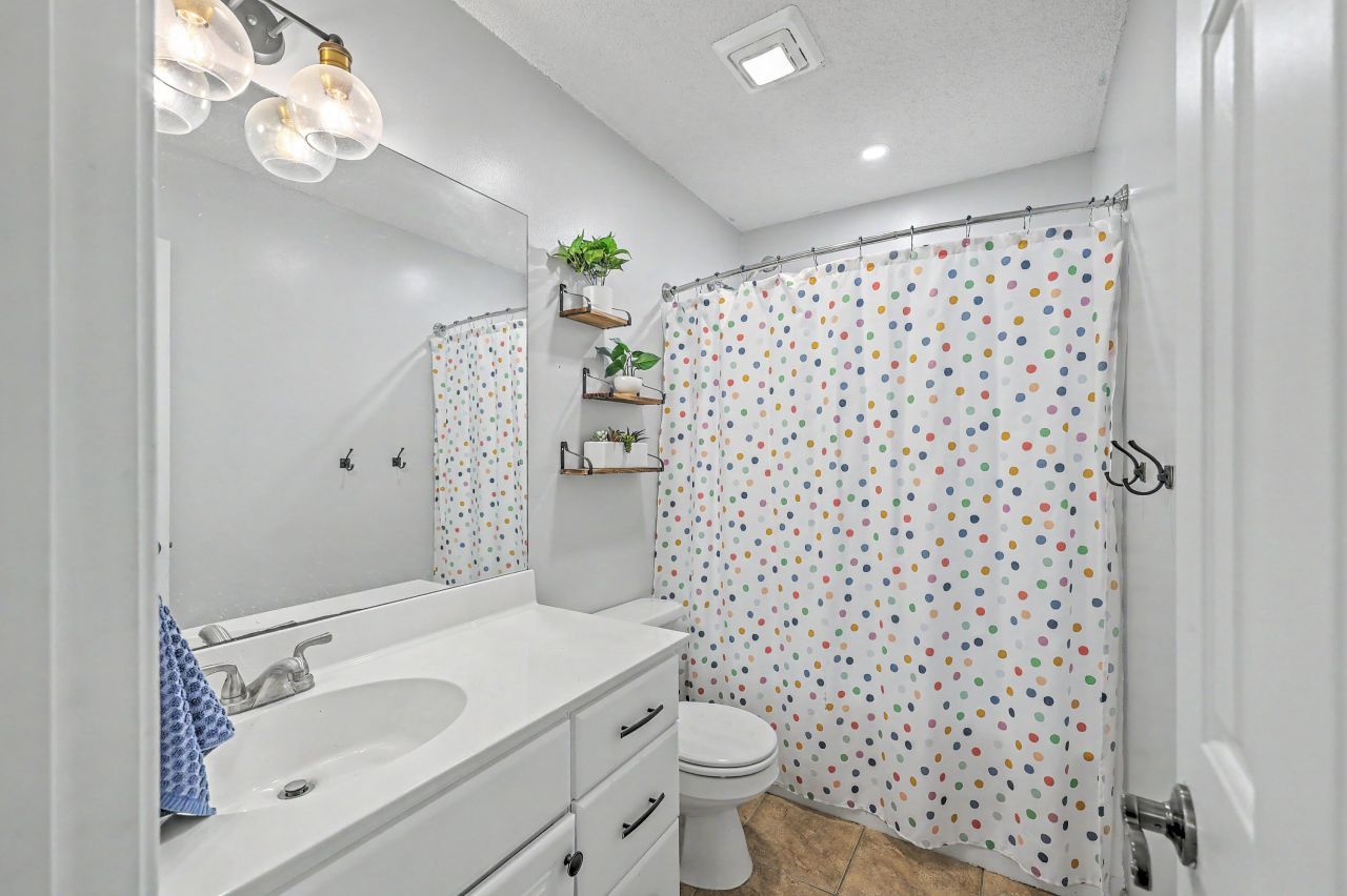 2200 Fragrant Lane Photo 28