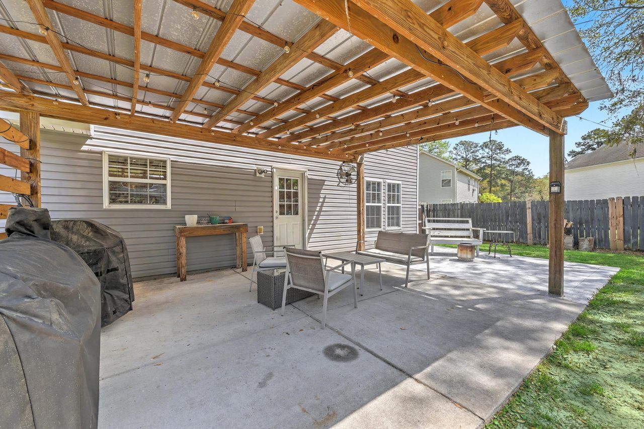 2200 Fragrant Lane Photo 32