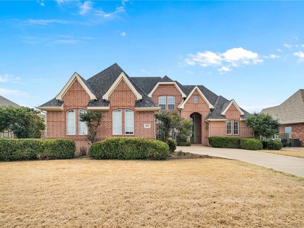 6100 W Bainbridge Drive , Rogers, AR 72758