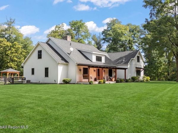 5988 New York 9h , Hudson, NY 12534