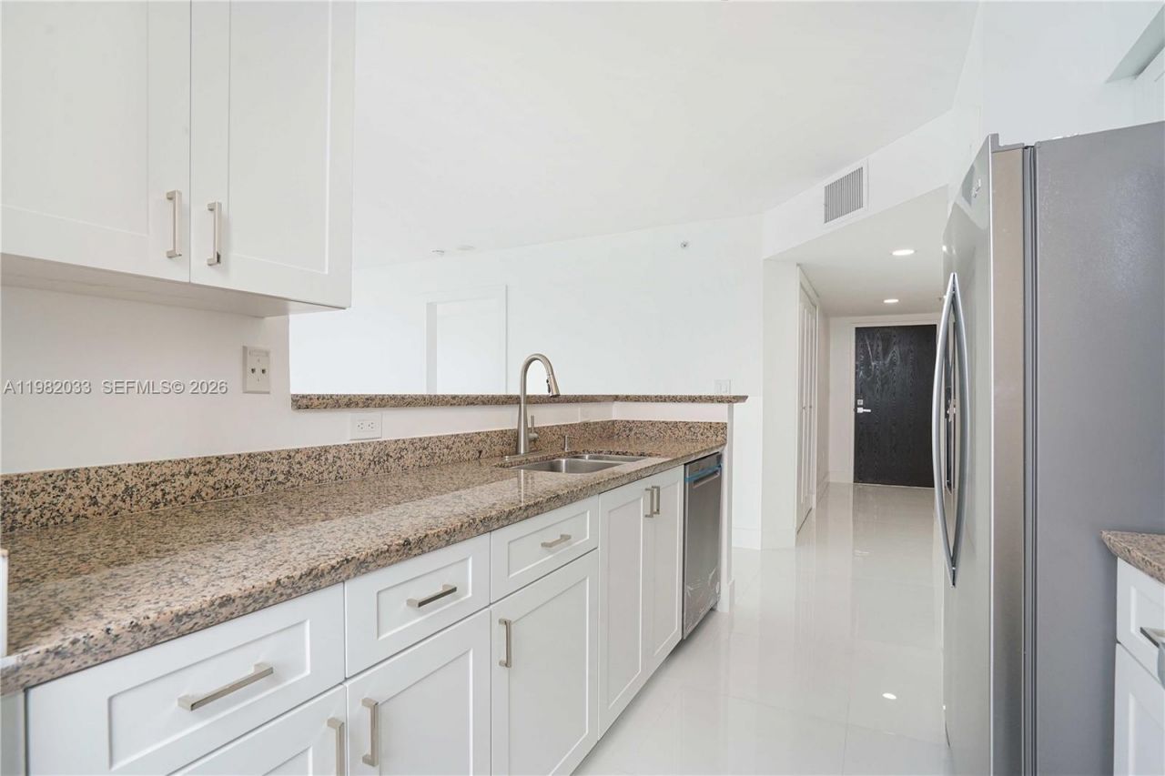 90 Alton Rd, Unit 2212, Miami Beach, FL 33139 Photo