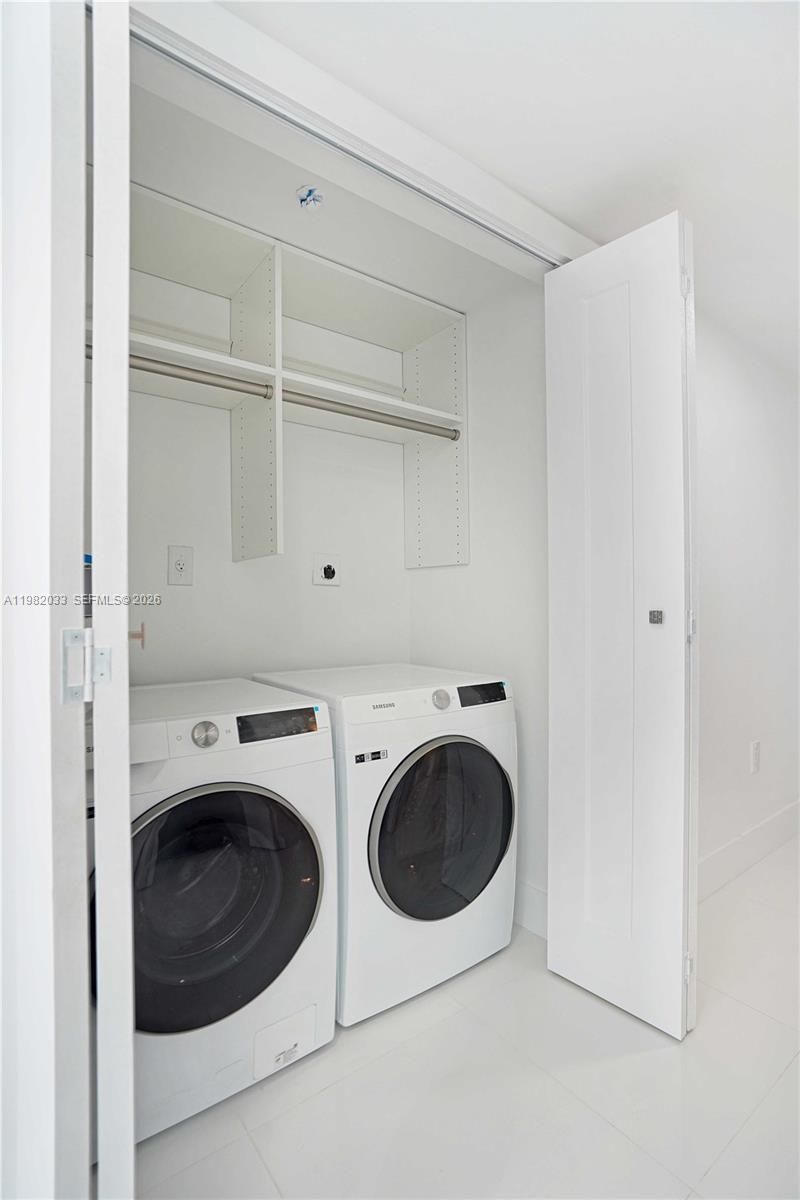 90 Alton Rd, Unit 2212, Miami Beach, FL 33139 Photo