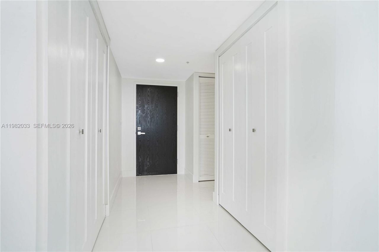 90 Alton Rd, Unit 2212, Miami Beach, FL 33139 Photo