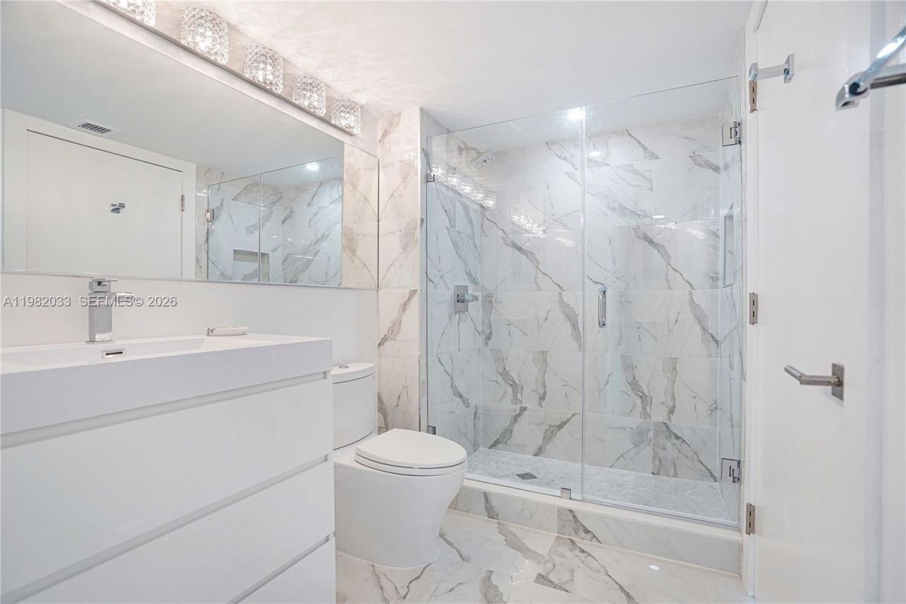 90 Alton Rd, Unit 2212, Miami Beach, FL 33139 Photo