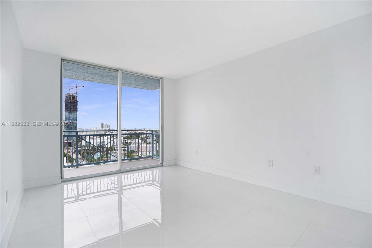 90 Alton Rd, Unit 2212, Miami Beach, FL 33139 Photo