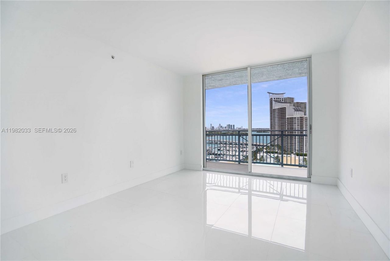 90 Alton Rd, Unit 2212, Miami Beach, FL 33139 Photo