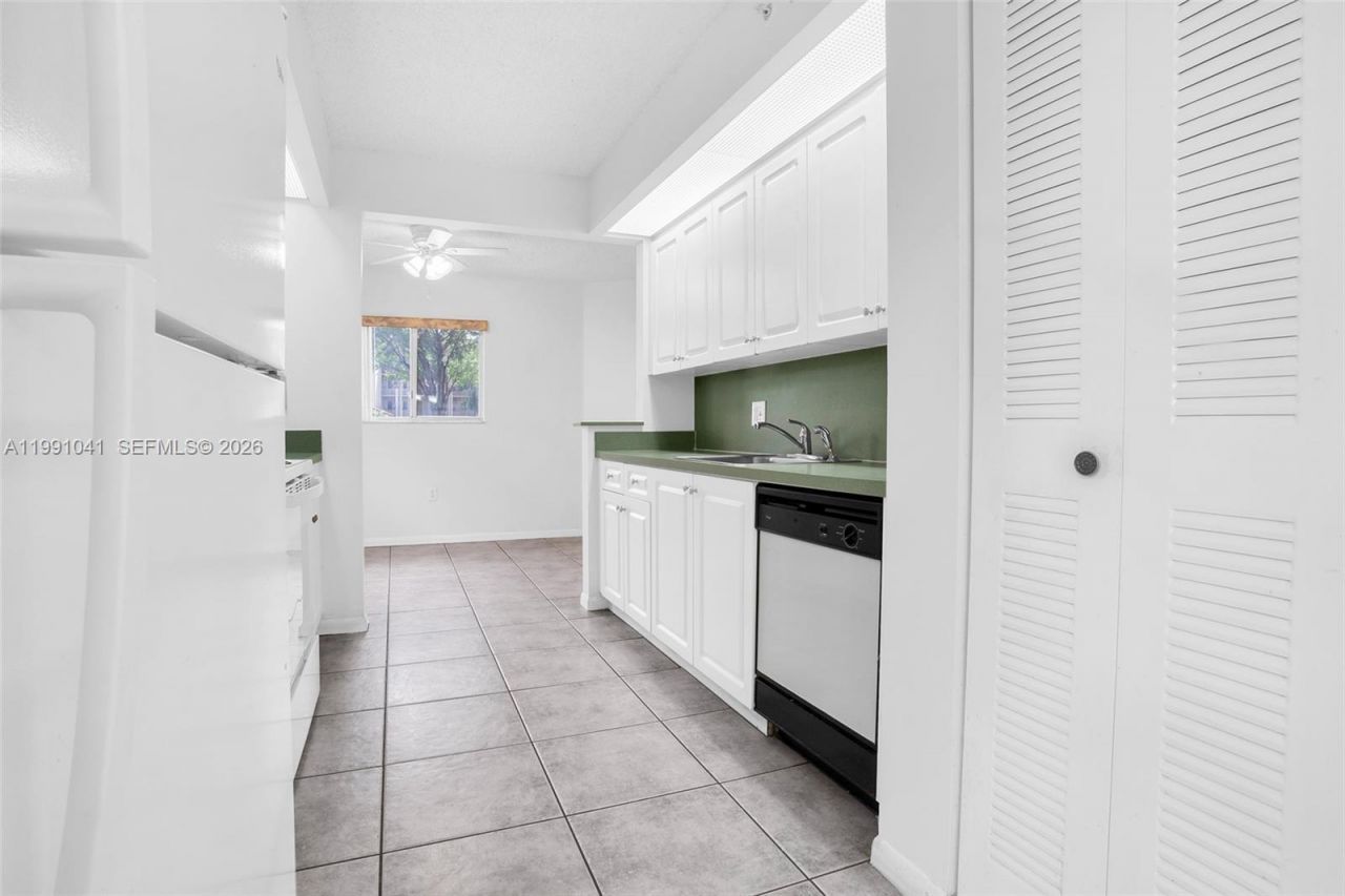 900 SW 142nd Ave , Unit 115L, Pembroke Pines, FL 33027 Photo