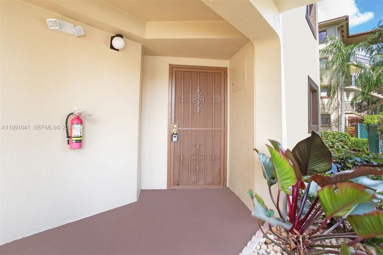 900 SW 142nd Ave , Unit 115L, Pembroke Pines, FL 33027 Photo