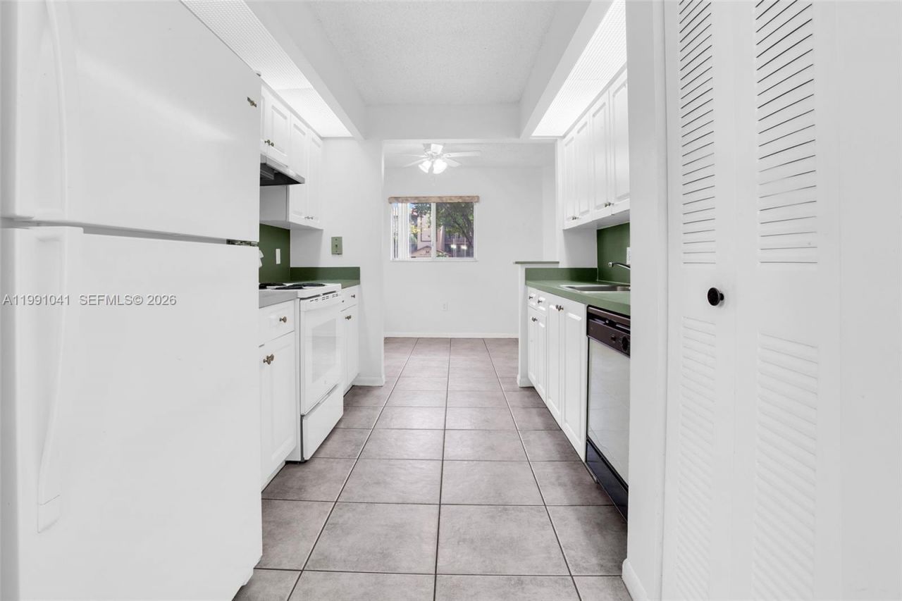 900 SW 142nd Ave , Unit 115L, Pembroke Pines, FL 33027 Photo