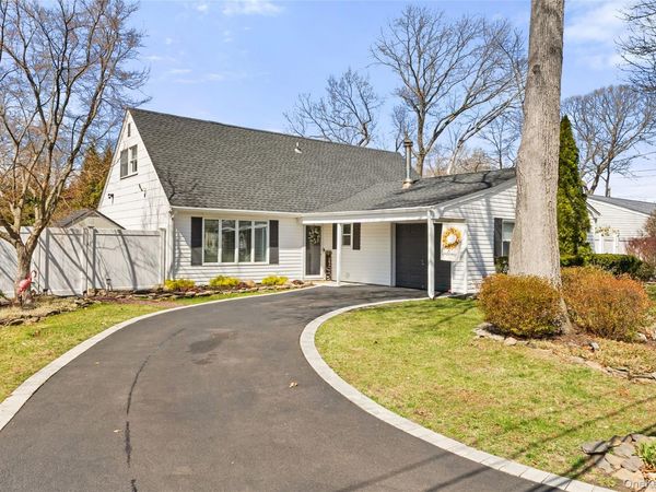 1139 Dorothy Street, Holbrook, NY 11741