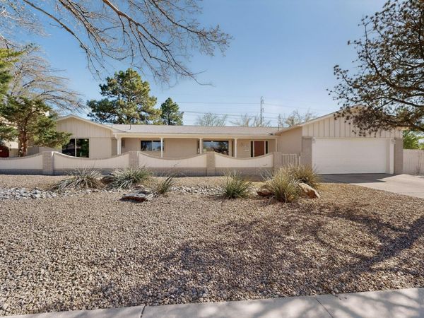 8900 Lagrima De Oro Road NE, Albuquerque, NM 87111