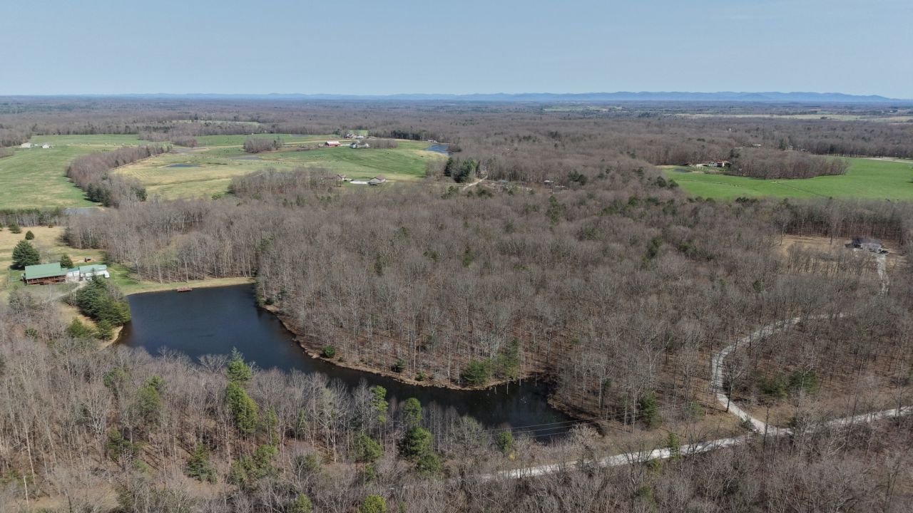 738 River Bluff Rd, Jamestown, TN 38556 Main Photo