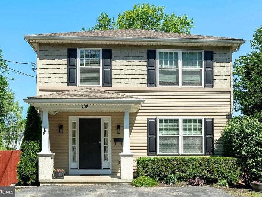 239 Railroad Avenue , Ephrata, PA 17522 Main Photo