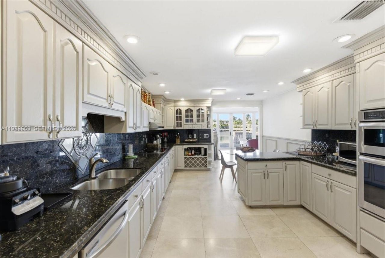 1249 Biscaya Dr , Surfside, FL 33154 Photo