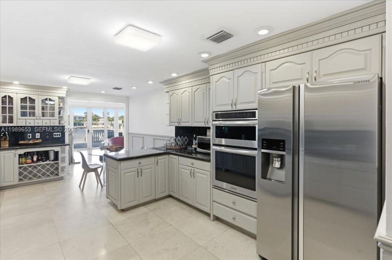 1249 Biscaya Dr , Surfside, FL 33154 Photo